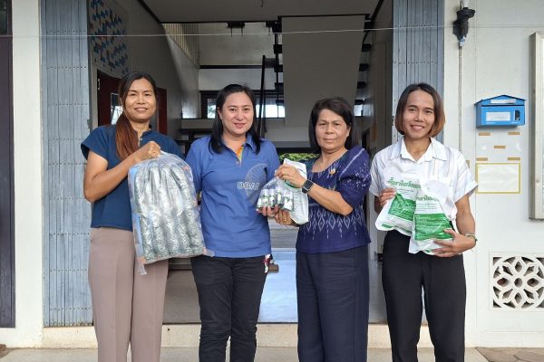 ศทอ.นครราชสีมา “ให้บริการ ”ตรวจวินิจฉัยอาการผิดปกติของพืช” ให้กับเกษตรกรที่เข้ารับการบริการคลินิกพืช ประจำสัปดาห์”